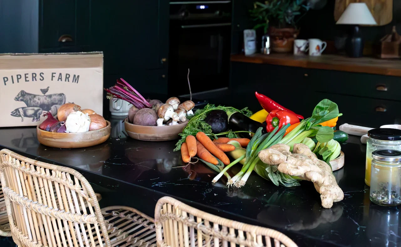 table-prepared-with-food